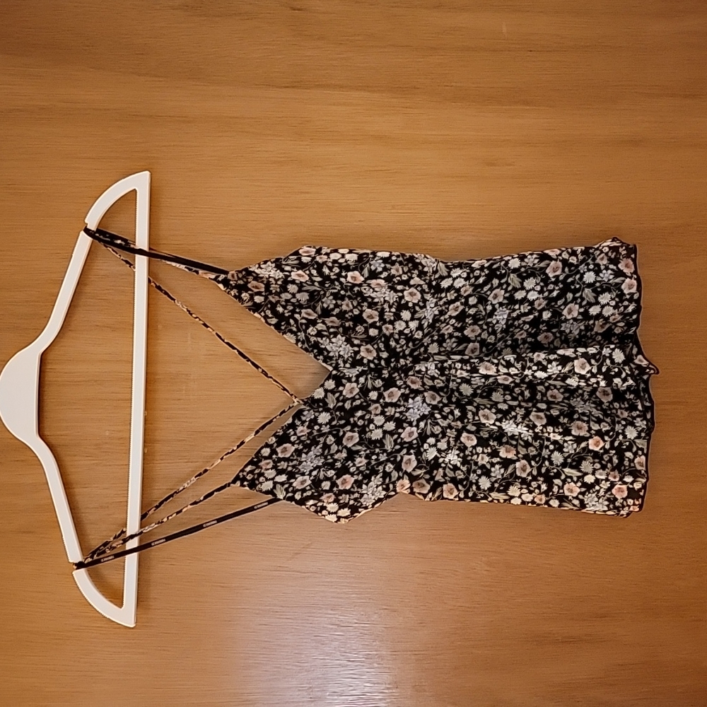 Forever 21 Floral Top. Size S